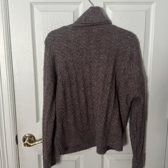 Old Navy Taupe Knit turtleneck Sweater super soft medium - Picture 4 of 4